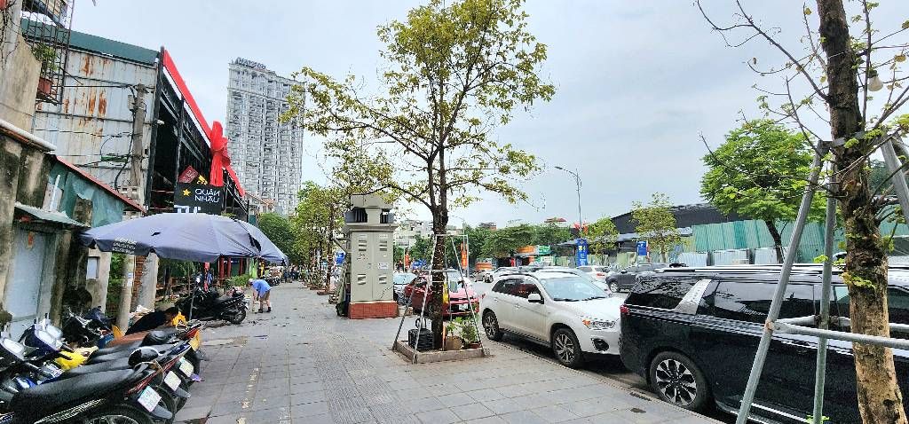 Bán nhà Chùa Láng - diện tích 24m2 1 tầng - ô tô đỗ cửa - giá 3,8 tỷ
