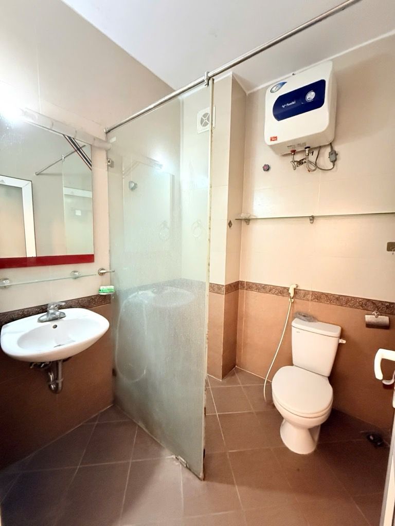 Bán nhà Trần Khát Chân - diện tích 38m2 5 tầng - Ngõ nông, gần phố - giá 0 tỷ