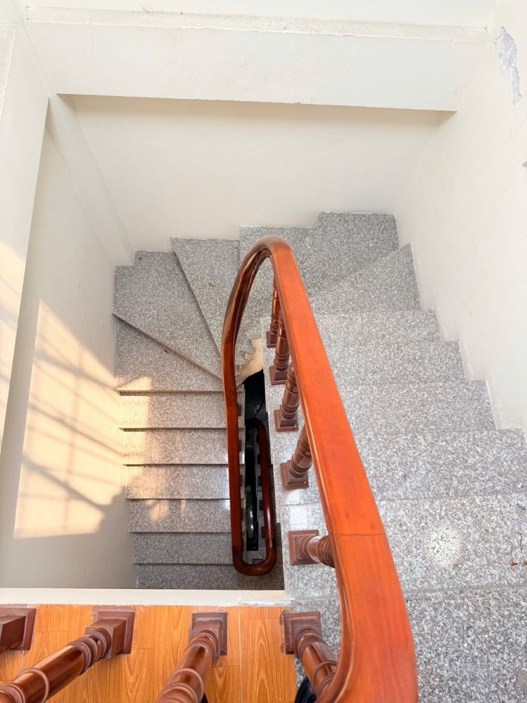 Bán nhà Trần Khát Chân - diện tích 38m2 5 tầng - Ngõ nông, gần phố - giá 0 tỷ