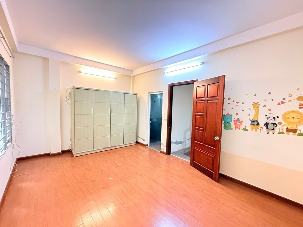 Bán nhà Trần Khát Chân - diện tích 38m2 5 tầng - Ngõ nông, gần phố - giá 0 tỷ