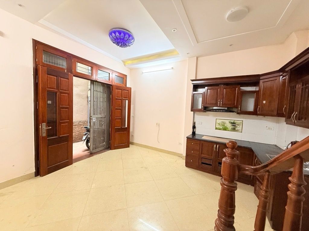 Bán nhà Trần Khát Chân - diện tích 38m2 5 tầng - Ngõ nông, gần phố - giá 0 tỷ