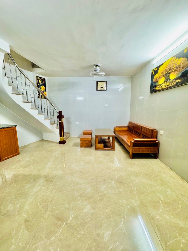 Bán nhà Ngõ Chợ Khâm Thiên - diện tích 20m2 5 tầng - Nhà riêng dân xây sổ đỏ nét căng - giá 5 tỷ