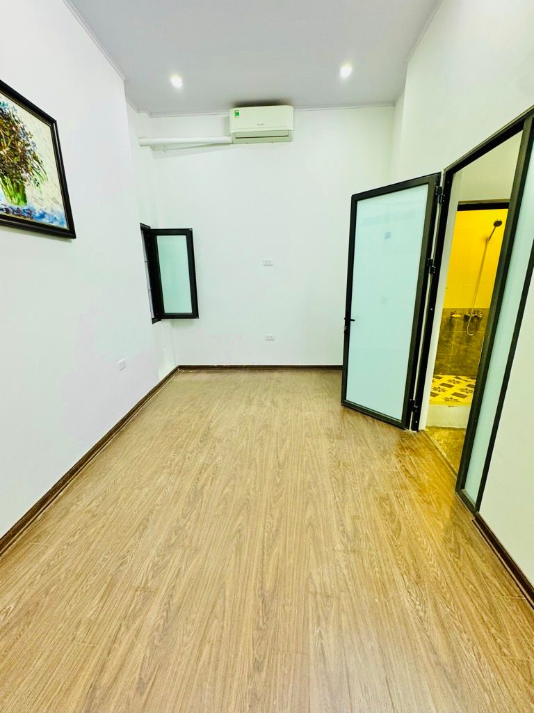 Bán nhà Ngõ Chợ Khâm Thiên - diện tích 20m2 5 tầng - Nhà riêng dân xây sổ đỏ nét căng - giá 5 tỷ