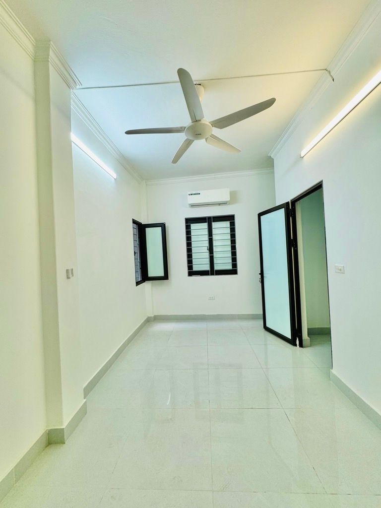 Bán nhà Ngõ Chợ Khâm Thiên - diện tích 20m2 5 tầng - Nhà riêng dân xây sổ đỏ nét căng - giá 5 tỷ