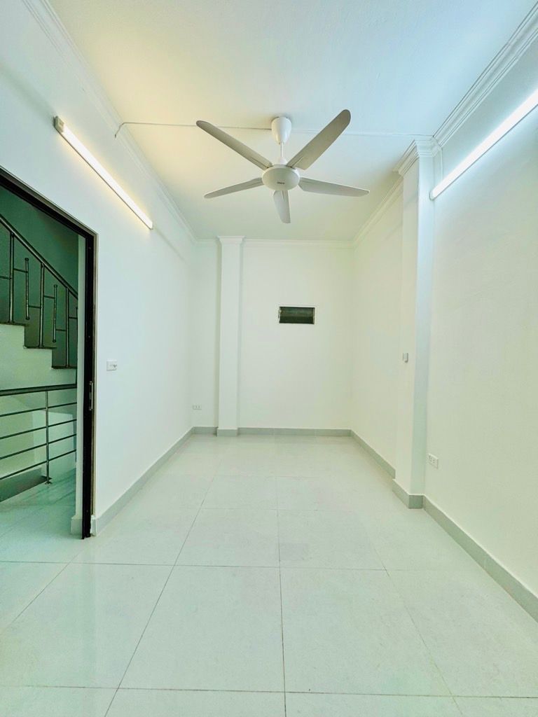 Bán nhà Ngõ Chợ Khâm Thiên - diện tích 20m2 5 tầng - Nhà riêng dân xây sổ đỏ nét căng - giá 5 tỷ