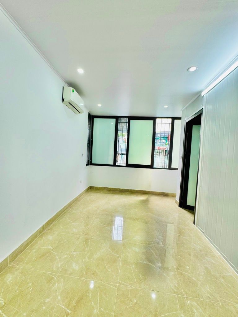 Bán nhà Ngõ Chợ Khâm Thiên - diện tích 20m2 5 tầng - Nhà riêng dân xây sổ đỏ nét căng - giá 5 tỷ