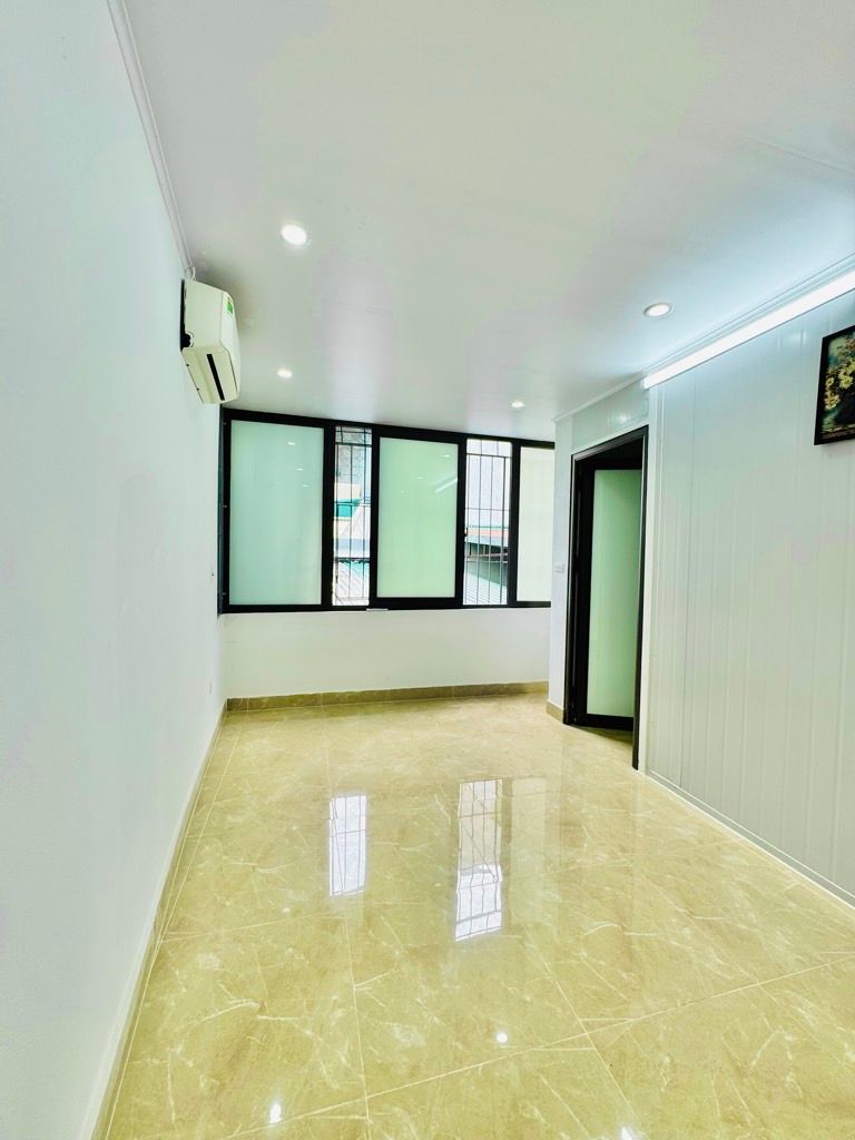 Bán nhà Ngõ Chợ Khâm Thiên - diện tích 20m2 5 tầng - Nhà riêng dân xây sổ đỏ nét căng - giá 5 tỷ