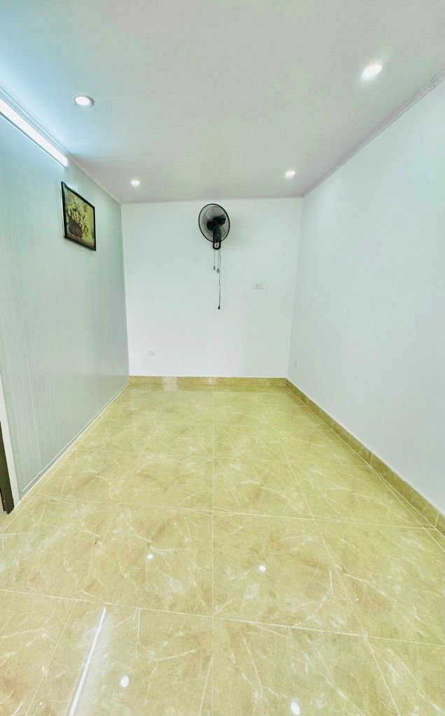 Bán nhà Ngõ Chợ Khâm Thiên - diện tích 20m2 5 tầng - Nhà riêng dân xây sổ đỏ nét căng - giá 5 tỷ