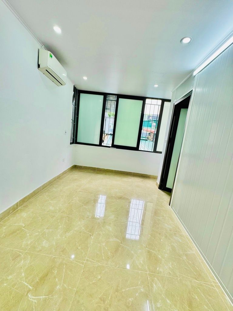 Bán nhà Ngõ Chợ Khâm Thiên - diện tích 20m2 5 tầng - Nhà riêng dân xây sổ đỏ nét căng - giá 5 tỷ