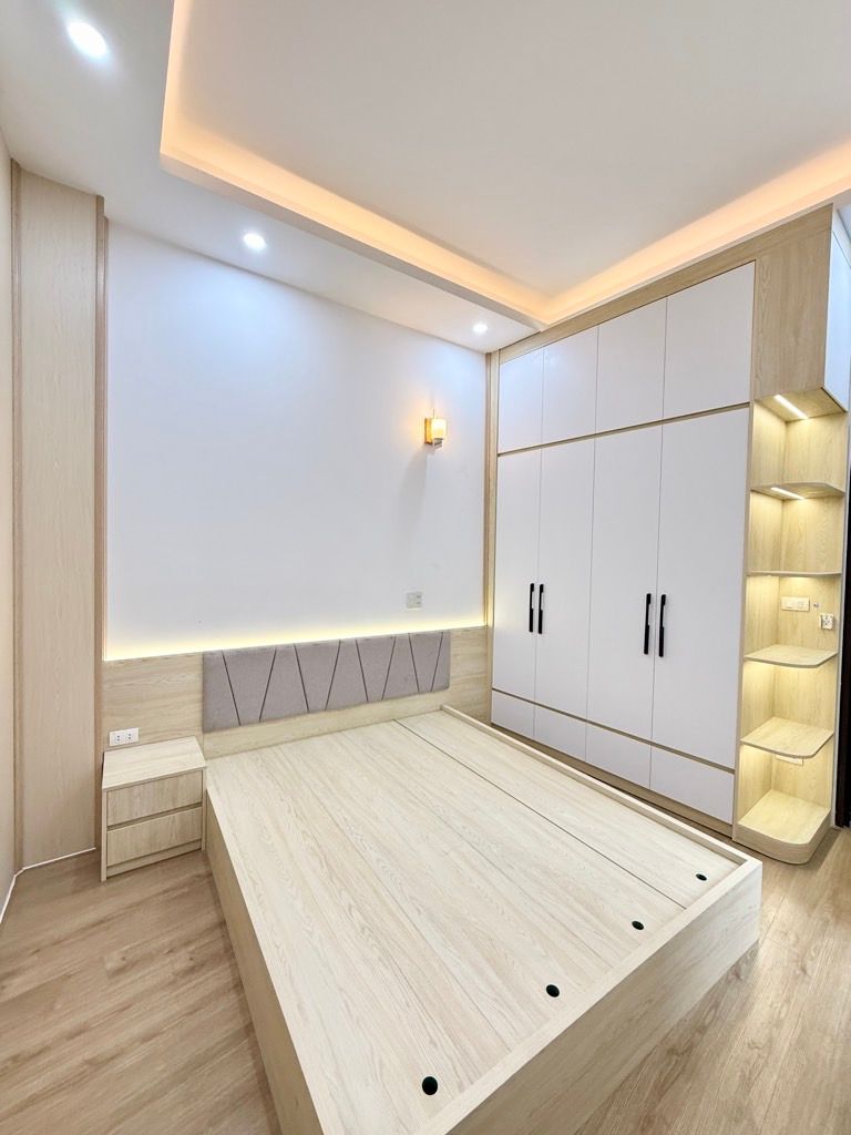Bán nhà Hoàng Mai - diện tích 43m2 4 tầng - Lô góc - giá 8,4 tỷ