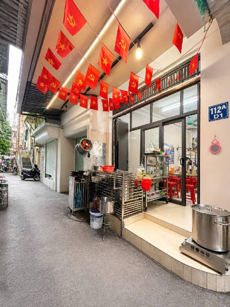 Bán nhà Phố 8/3 - diện tích 40,5m2 4 tầng - Lô góc mặt ngõ thông - giá 6,3 tỷ