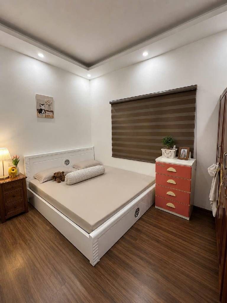 Bán nhà Phố 8/3 - diện tích 40,5m2 4 tầng - Lô góc mặt ngõ thông - giá 6,3 tỷ