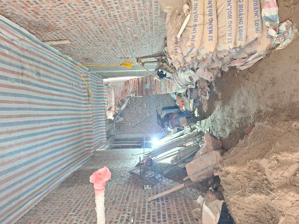 Bán nhà Thanh Lân - diện tích 30.9m2 5 tầng - Ô TÔ TRÁNH - giá 8,6 tỷ