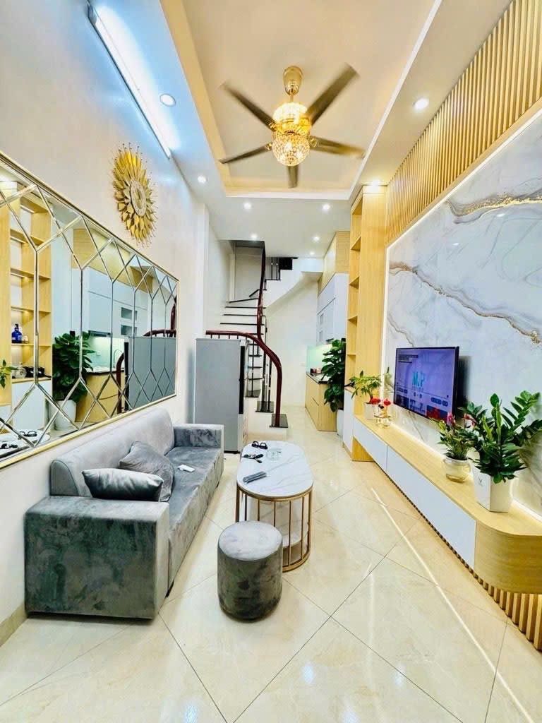 Bán nhà Đình Đông - diện tích 16,6m2 4 tầng - Ngõ nông vài bước ra phố - giá 5,35 tỷ