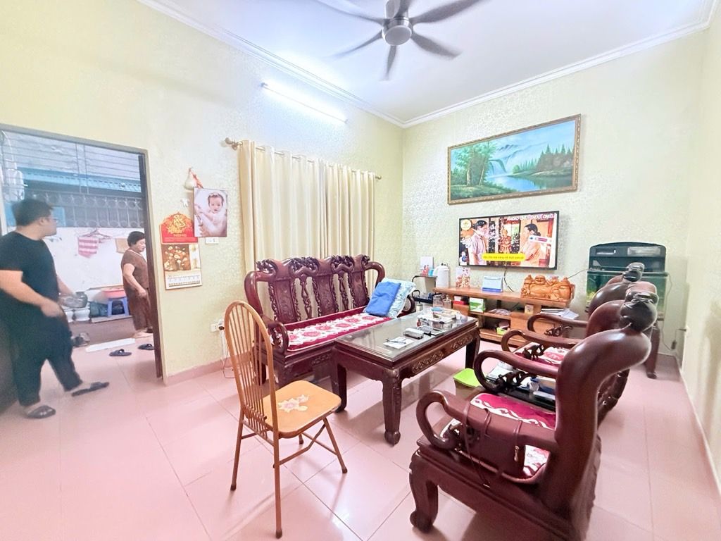 Bán nhà Vương Thừa Vũ - diện tích 66m2 3 tầng - ô tô tránh - giá 17 tỷ