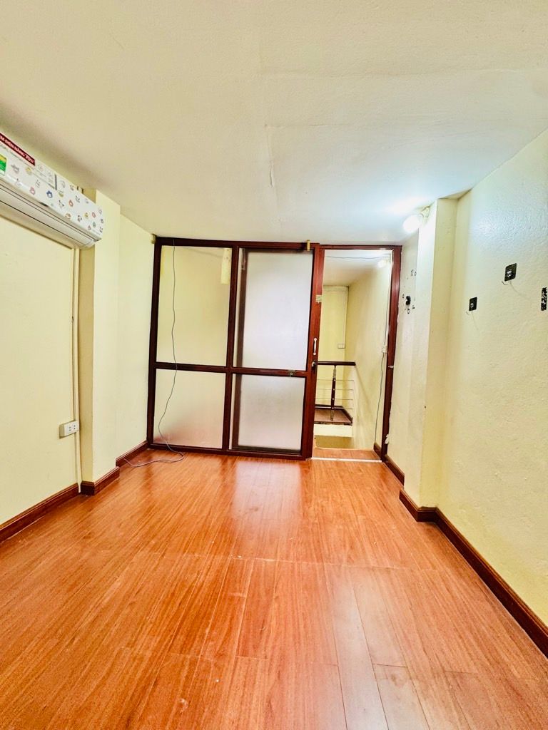 Bán nhà Định Công Thượng - diện tích 20m2 3 tầng - ngõ ô tô tránh - giá 2,2 tỷ