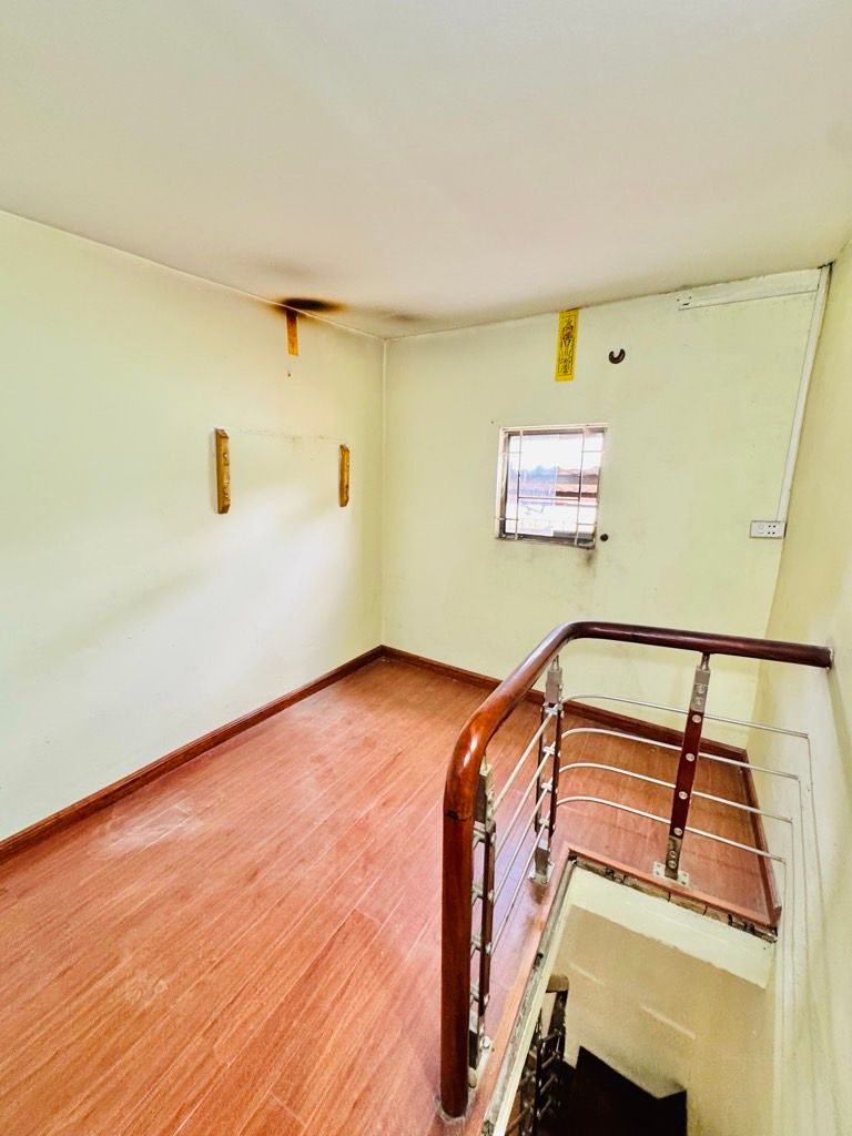 Bán nhà Định Công Thượng - diện tích 20m2 3 tầng - ngõ ô tô tránh - giá 2,2 tỷ