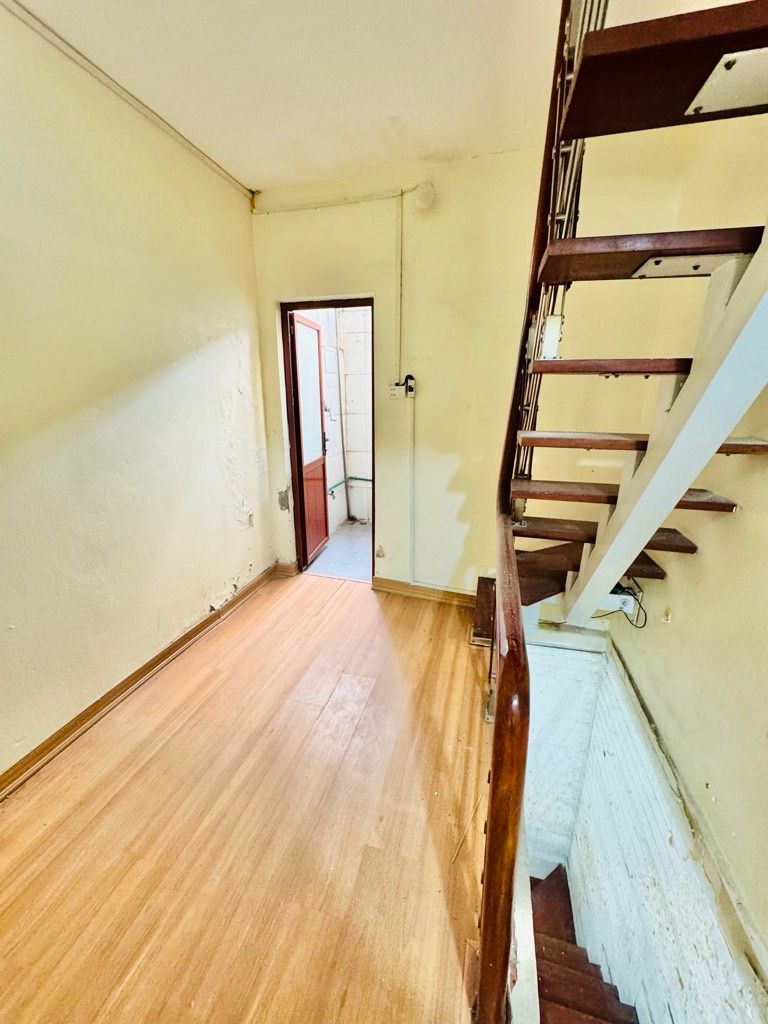 Bán nhà Định Công Thượng - diện tích 20m2 3 tầng - ngõ ô tô tránh - giá 2,2 tỷ