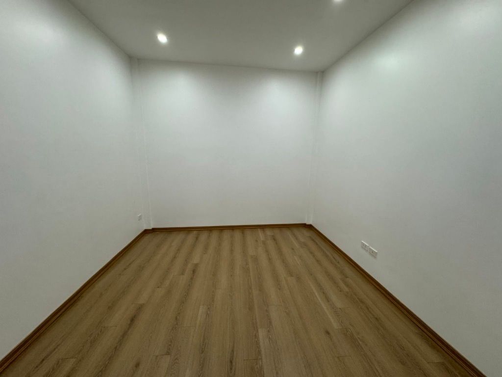 Bán nhà Vũ Tông Phan - diện tích 37m2 5 tầng - Ô tô tránh - giá 11,8 tỷ
