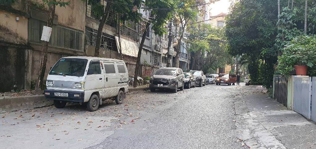 Bán nhà Bạch Đằng - diện tích 61.8m2 4 tầng - Phân lô 2 mặt ngõ to - giá 13 tỷ