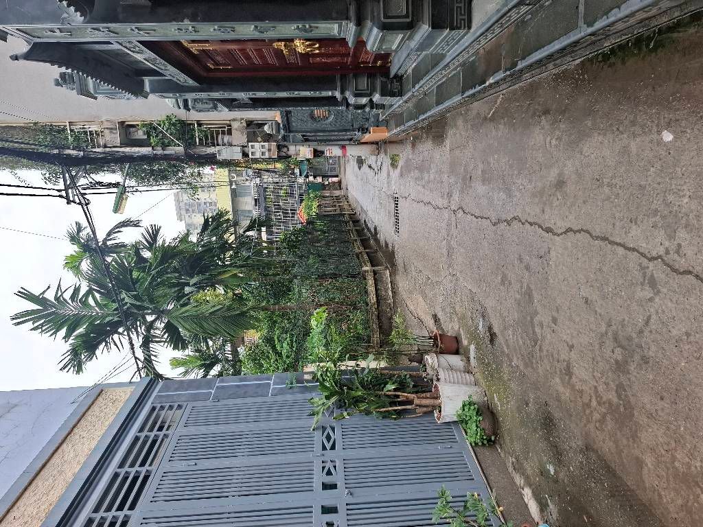 Bán nhà Thanh Lân - diện tích 32.7m2 1 tầng - ô tô nhỏ đỗ - giá 7,2 tỷ