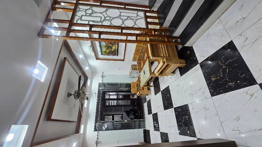 Bán nhà Lĩnh Nam - diện tích 30m2 4 tầng - ô tô đỗ cửa - giá 6,7 tỷ