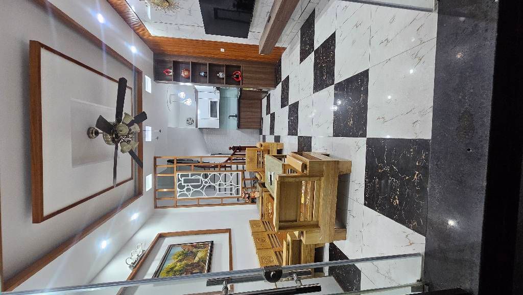 Bán nhà Lĩnh Nam - diện tích 30m2 4 tầng - ô tô đỗ cửa - giá 6,7 tỷ