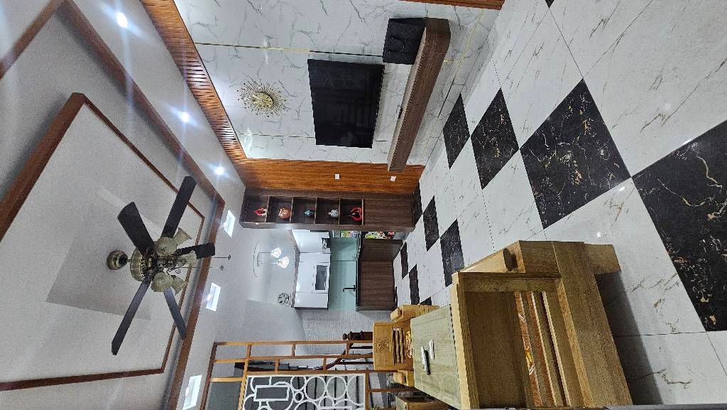 Bán nhà Lĩnh Nam - diện tích 30m2 4 tầng - ô tô đỗ cửa - giá 6,7 tỷ