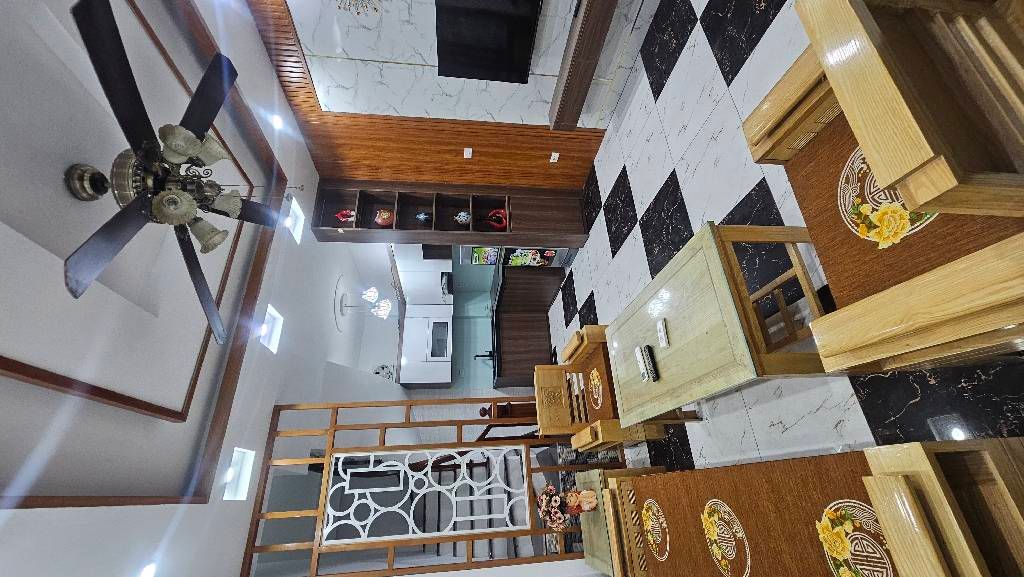 Bán nhà Lĩnh Nam - diện tích 30m2 4 tầng - ô tô đỗ cửa - giá 6,7 tỷ