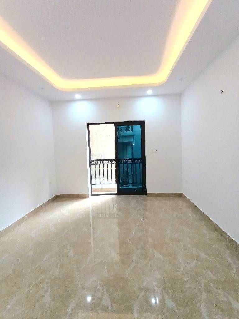 Bán nhà Vĩnh Hưng - diện tích 36,9m2 4 tầng - ô tô tránh - giá 7,4 tỷ