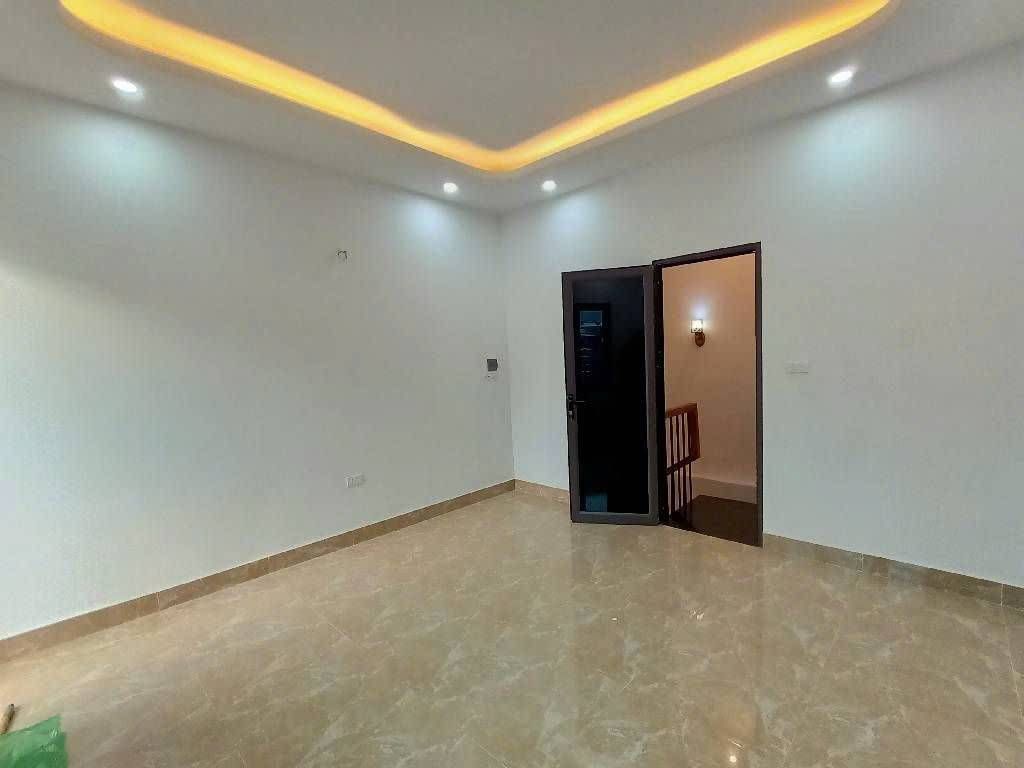 Bán nhà Vĩnh Hưng - diện tích 36,9m2 4 tầng - ô tô tránh - giá 7,4 tỷ
