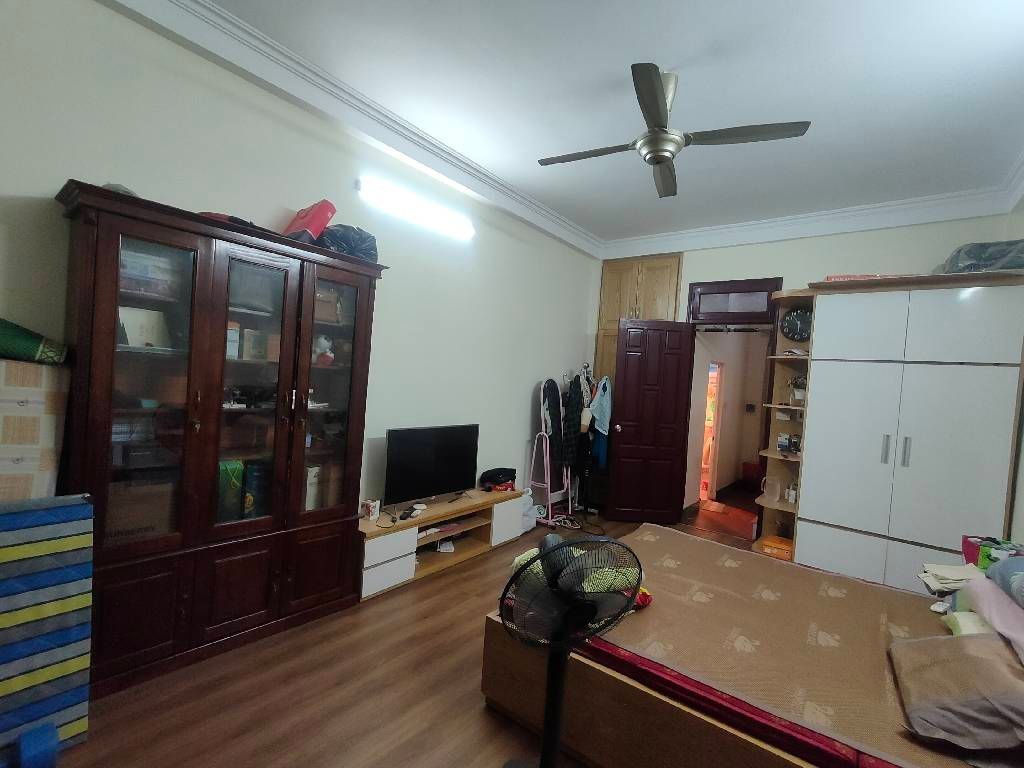 Bán nhà Trương Định - diện tích 55m2 5 tầng - Lô góc 3 mặt thoáng - giá 11,68 tỷ