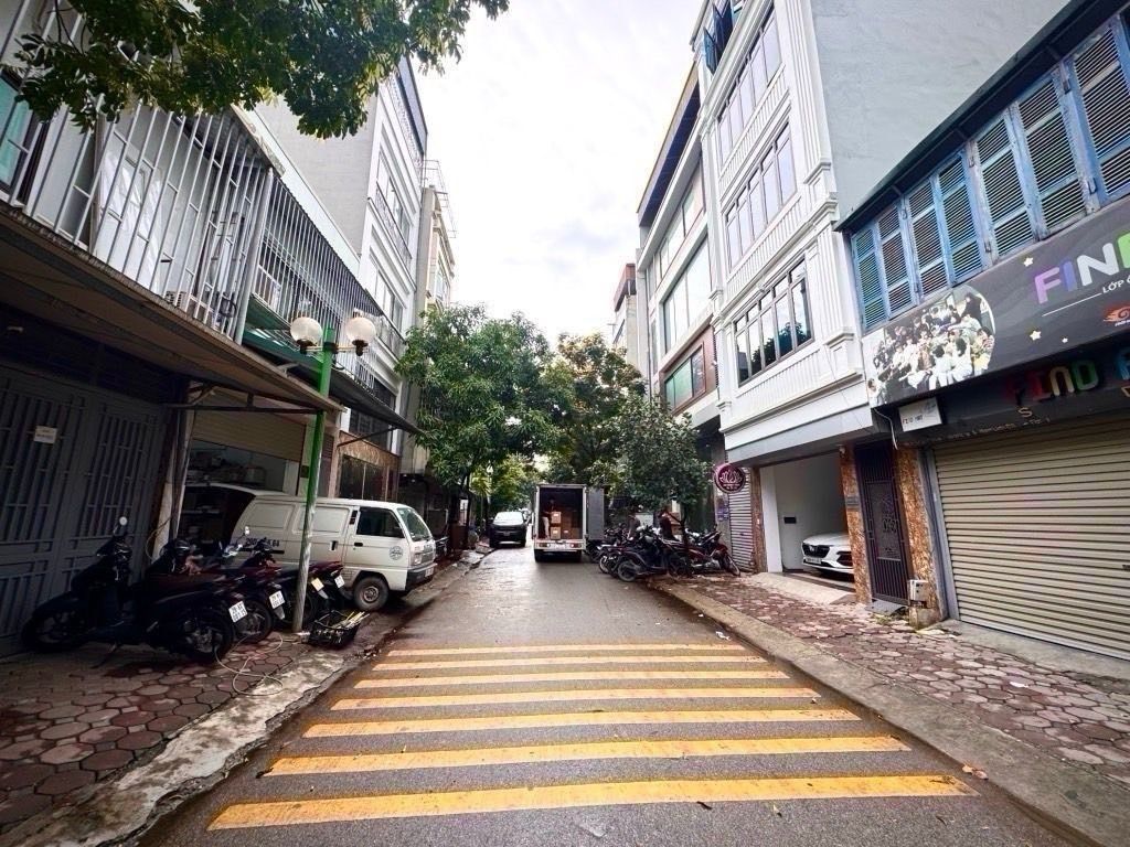 Bán nhà Hoàng Liệt - diện tích 60m2 1 tầng - Mặt tiền rộng, ô tô tránh - giá 16,8 tỷ