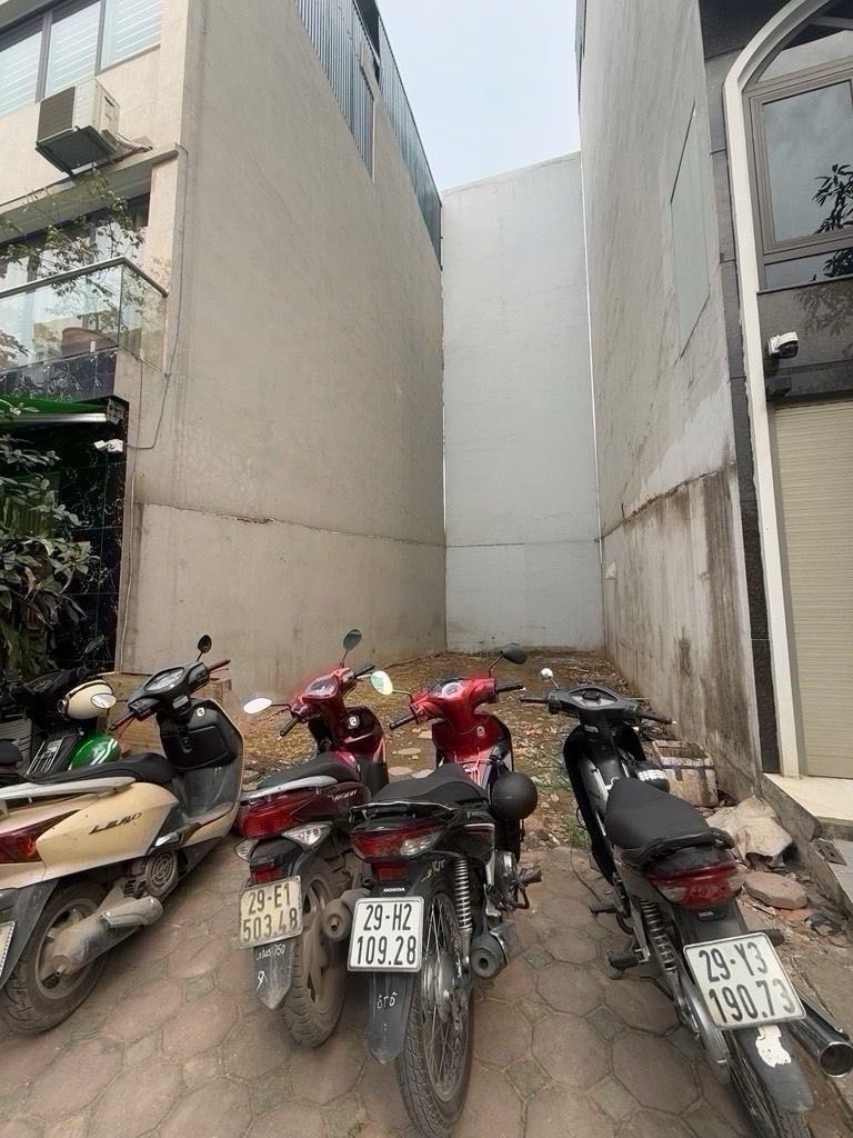 Bán nhà Hoàng Liệt - diện tích 60m2 1 tầng - Mặt tiền rộng, ô tô tránh - giá 16,8 tỷ