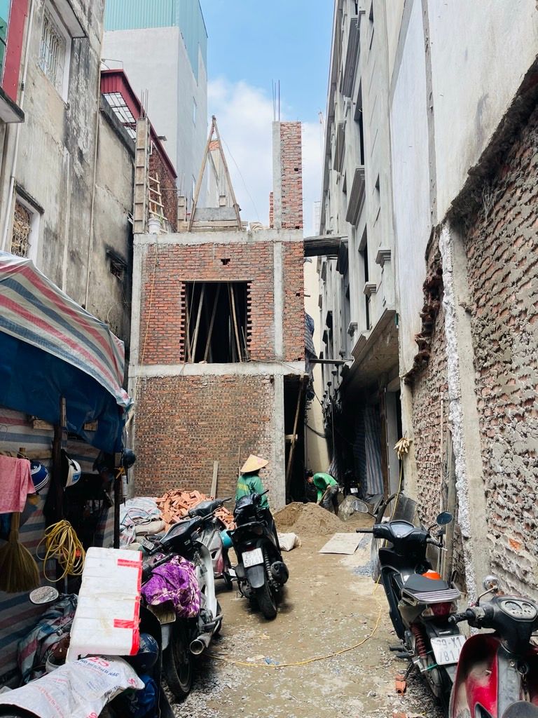 Bán nhà Kim Ngưu - diện tích 30m2 6 tầng - ngõ nông gần ô tô - giá 9,6 tỷ