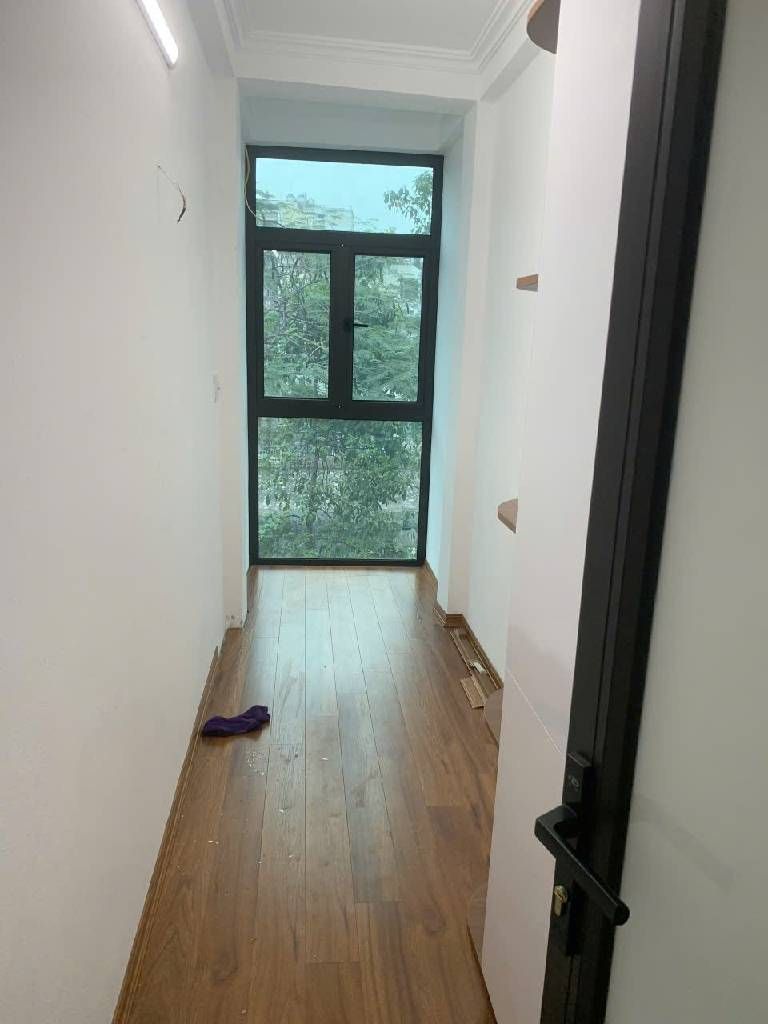 Bán nhà Bờ sông sét - diện tích 11m2 5 tầng - MẶT PHỐ-KINH DOANH-Ô TÔ TRÁNH - giá 2,48 tỷ