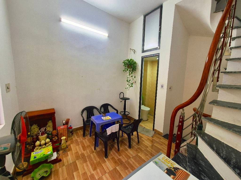 Bán nhà Thịnh Hào 1 - diện tích 15m2 3 tầng - Ô TÔ NHỎ QUA NHÀ - giá 2,25 tỷ