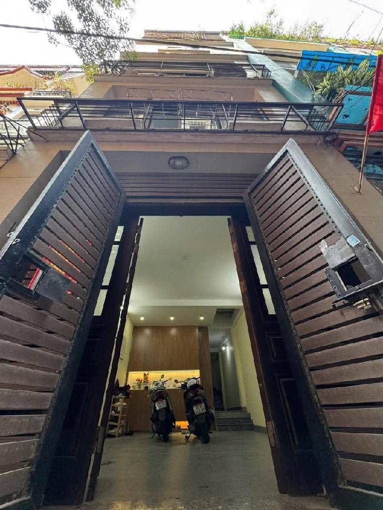 Bán nhà Nguyễn Lân - diện tích 49m2 5 tầng - Nhà đẹp hiếm có - giá 16 tỷ