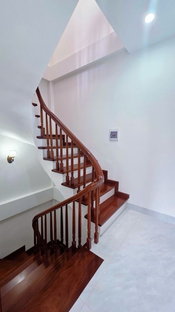 Bán nhà Tam Trinh - diện tích 32m2 5 tầng - LÔ GÓC 2 THOÁNG - giá 8,3 tỷ