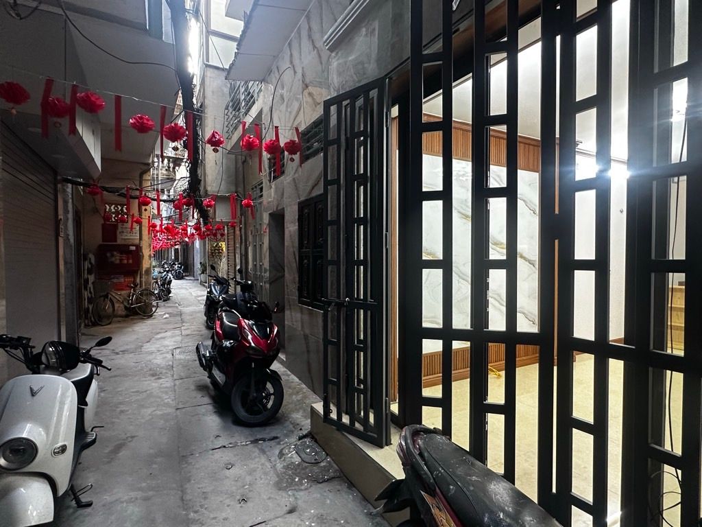 Bán nhà Bạch Mai - diện tích 19,3m2 5 tầng - Ngõ 3 gác phi - giá 6,45 tỷ