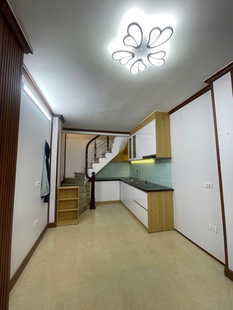 Bán nhà Bạch Mai - diện tích 19,3m2 5 tầng - Ngõ 3 gác phi - giá 6,45 tỷ