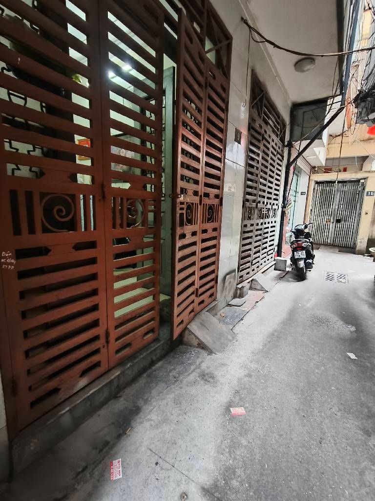 Bán nhà phố 8/3 - diện tích 46m2 4 tầng - ô tô tránh - giá 13,8 tỷ