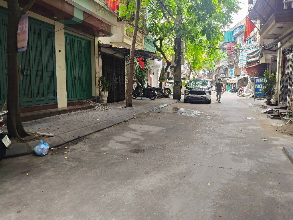 Bán nhà phố 8/3 - diện tích 46m2 4 tầng - ô tô tránh - giá 13,8 tỷ
