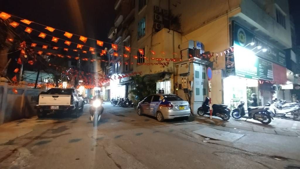 Bán nhà Giáp Nhất - diện tích 27m2 5 tầng - Hàng xóm Royal City - giá 7,68 tỷ