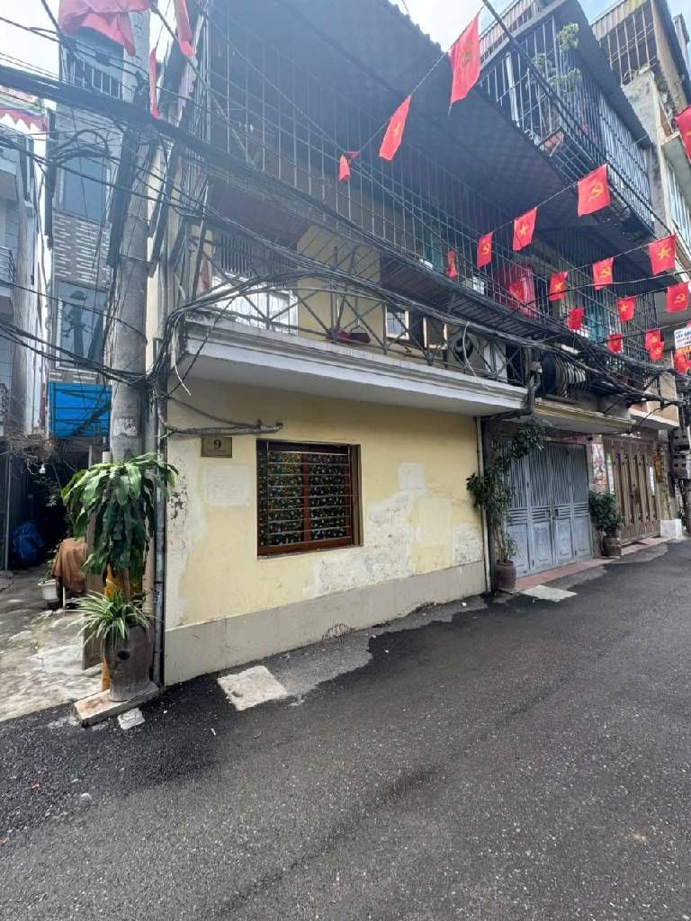 Bán nhà Bùi Xương Trạch - diện tích 22m2 2 tầng - ô tô tránh - giá 2,8 tỷ