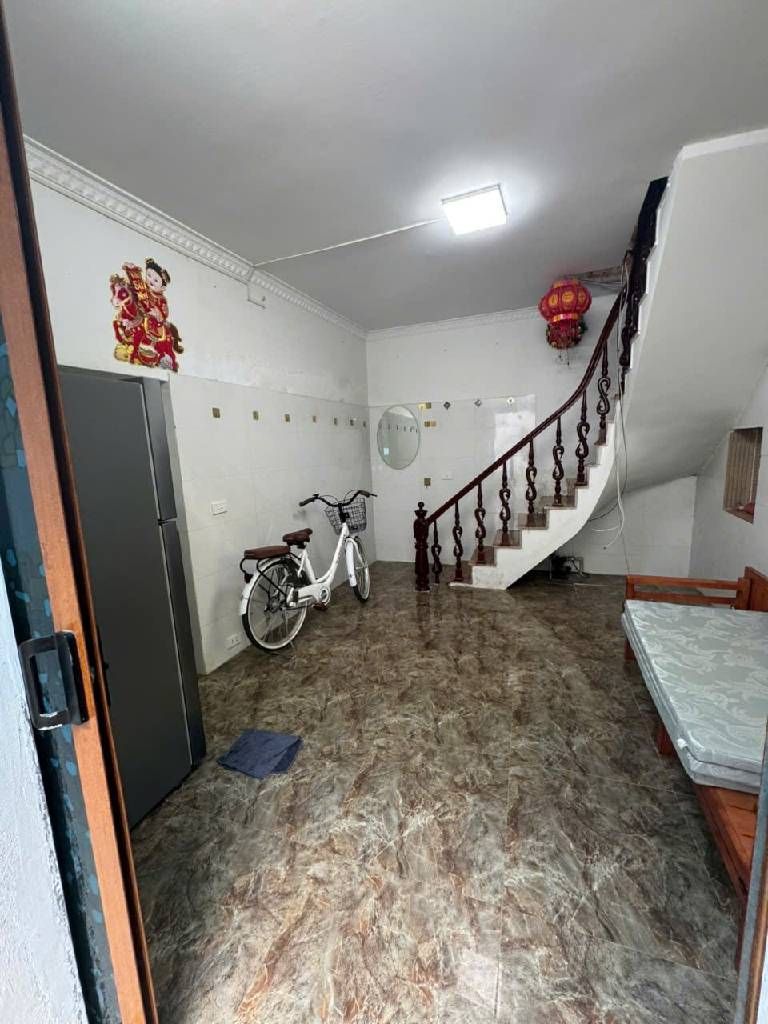 Bán nhà Bùi Xương Trạch - diện tích 22m2 2 tầng - ô tô tránh - giá 2,8 tỷ