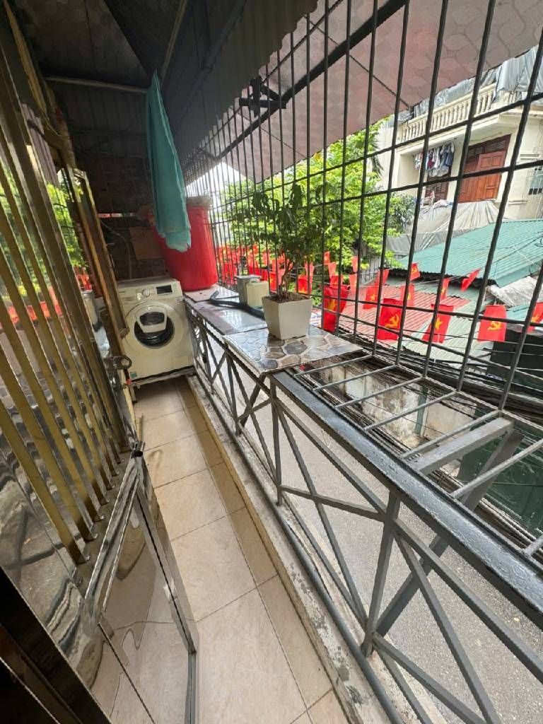 Bán nhà Bùi Xương Trạch - diện tích 22m2 2 tầng - ô tô tránh - giá 2,8 tỷ
