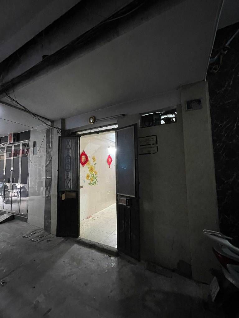 Bán nhà Nhân Hòa - diện tích 33m2 5 tầng - ô tô tránh - giá 5,35 tỷ