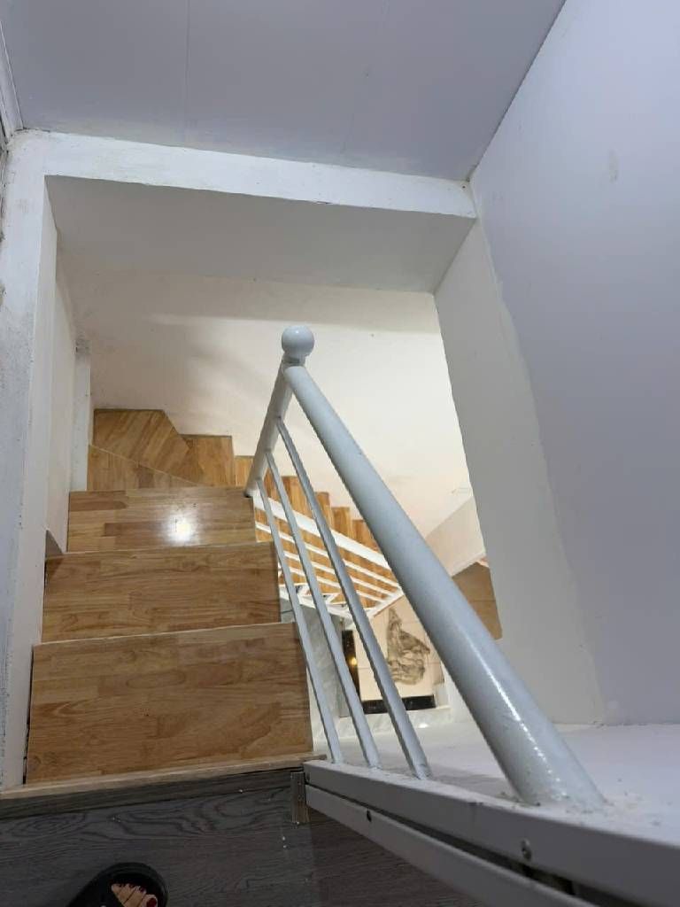 Bán nhà Lương Thế Vinh - diện tích 18m2 2 tầng - Mặt phố kinh doanh - giá 2 tỷ