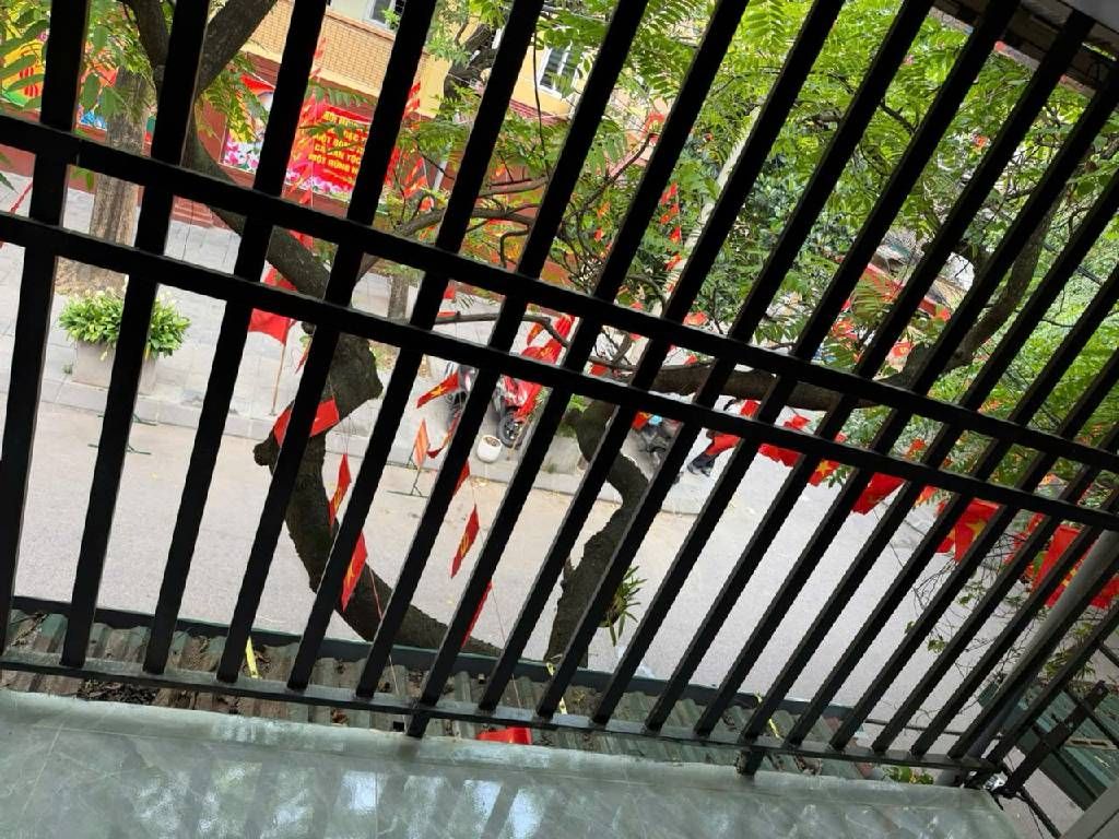 Bán nhà Lương Thế Vinh - diện tích 18m2 2 tầng - Mặt phố kinh doanh - giá 2 tỷ